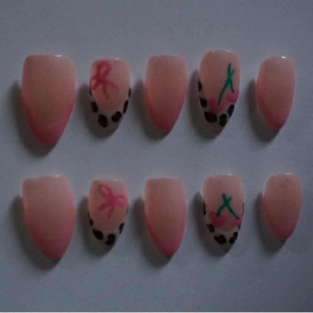 Pink and Leopard Print Press-On Nails 🐆🌸